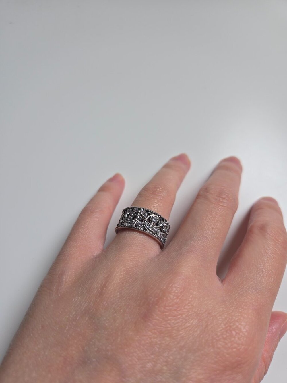 Pandora silver ring with cubic zirconia